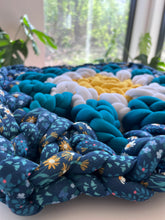 Load image into Gallery viewer, Chunky Granny Square Tutorial & Pattern | Tube Yarn | Hand Crochet | Video + PDF