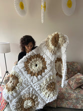 Load image into Gallery viewer, Custom Sunburst Granny Squares | Blanket or Pillow Case!