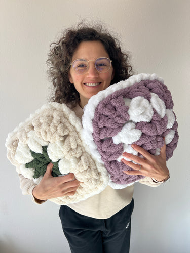 Hand Crochet Handbag or Pillow Class | Eastern Iowa Arts Academy | October 15