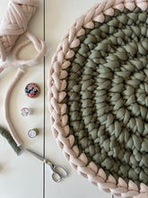 Load image into Gallery viewer, Rug Pattern | Tube Yarn | Hand Crochet | PDF